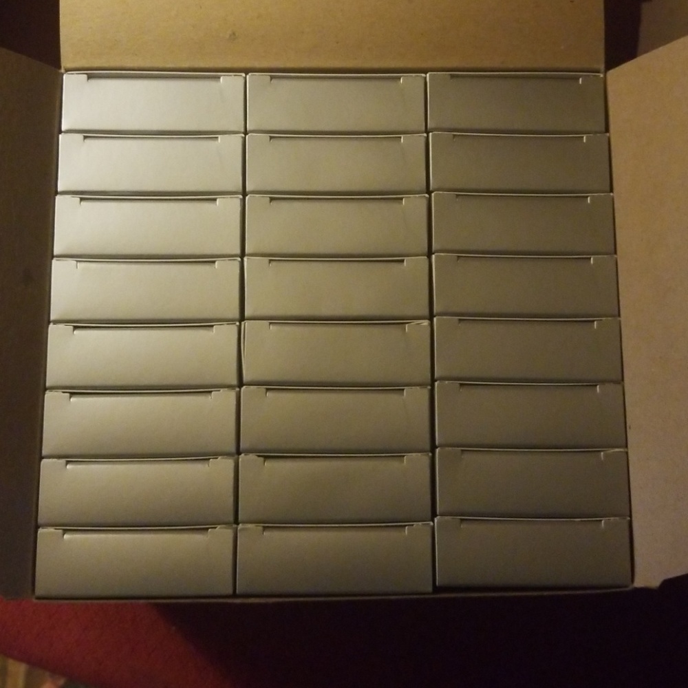 Elizabeth arden sample pack one case